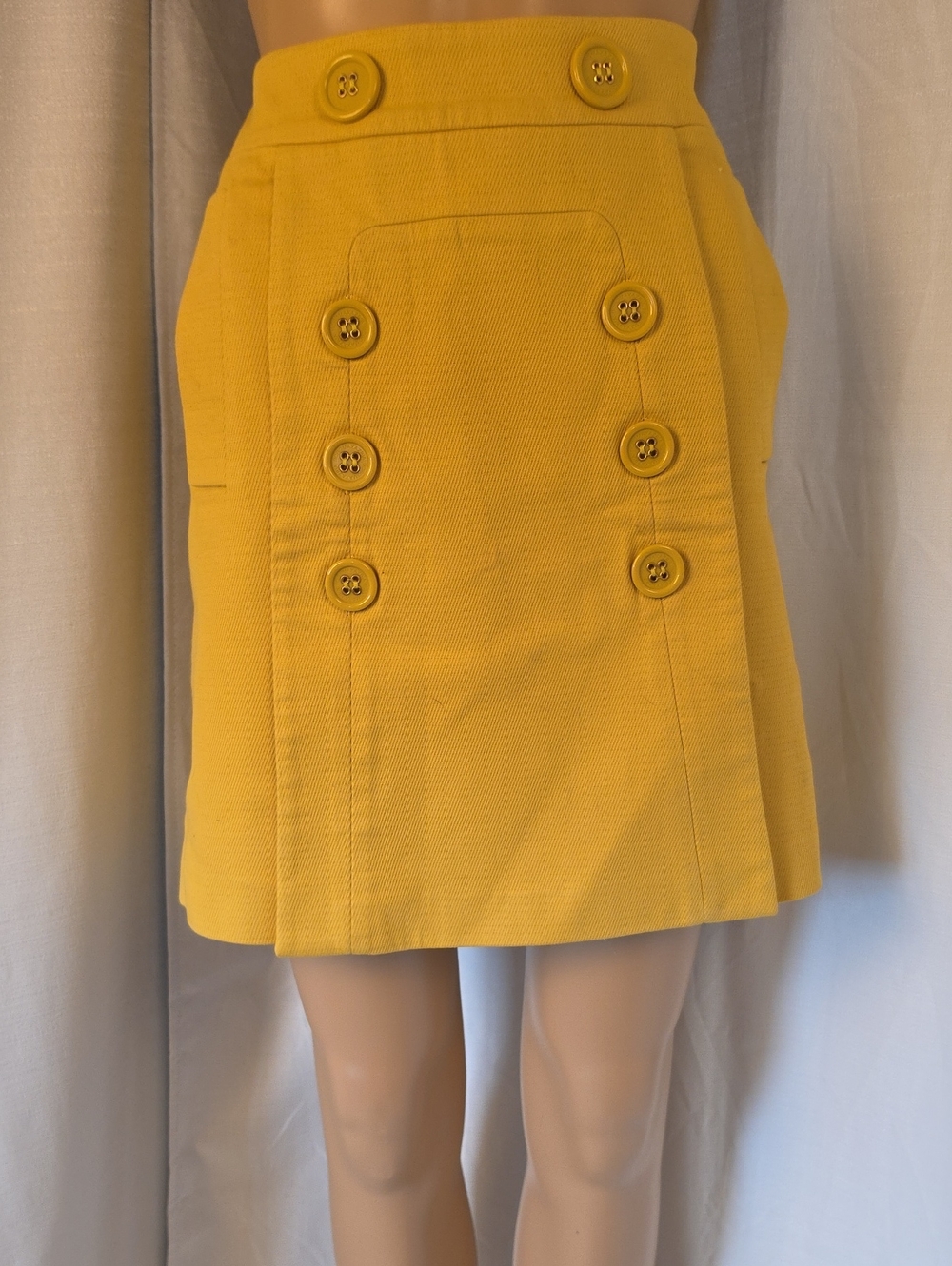 BCBGMAXAZRIA Yellow Cotton Button-Detail Mini Skirt with Side Pockets Size 02